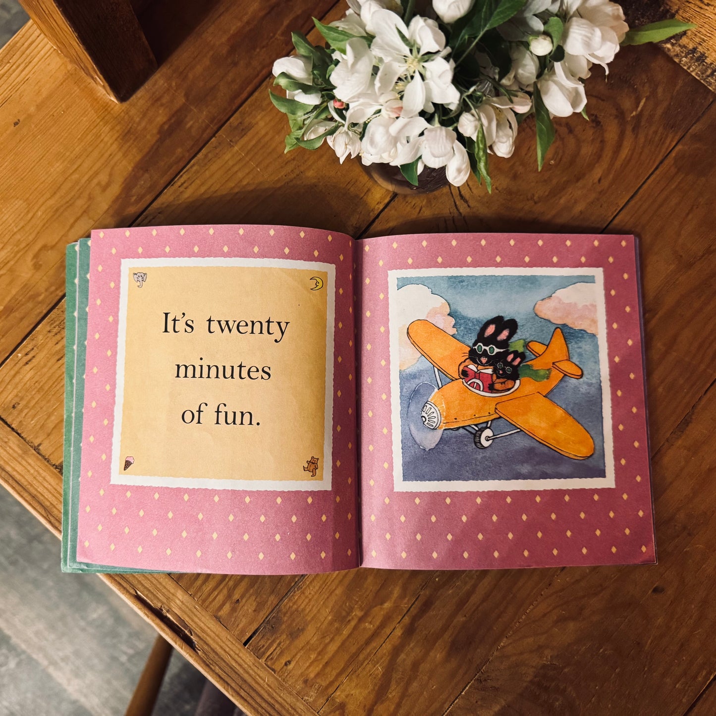 Book - Vintage 1999 Read to Your Bunny