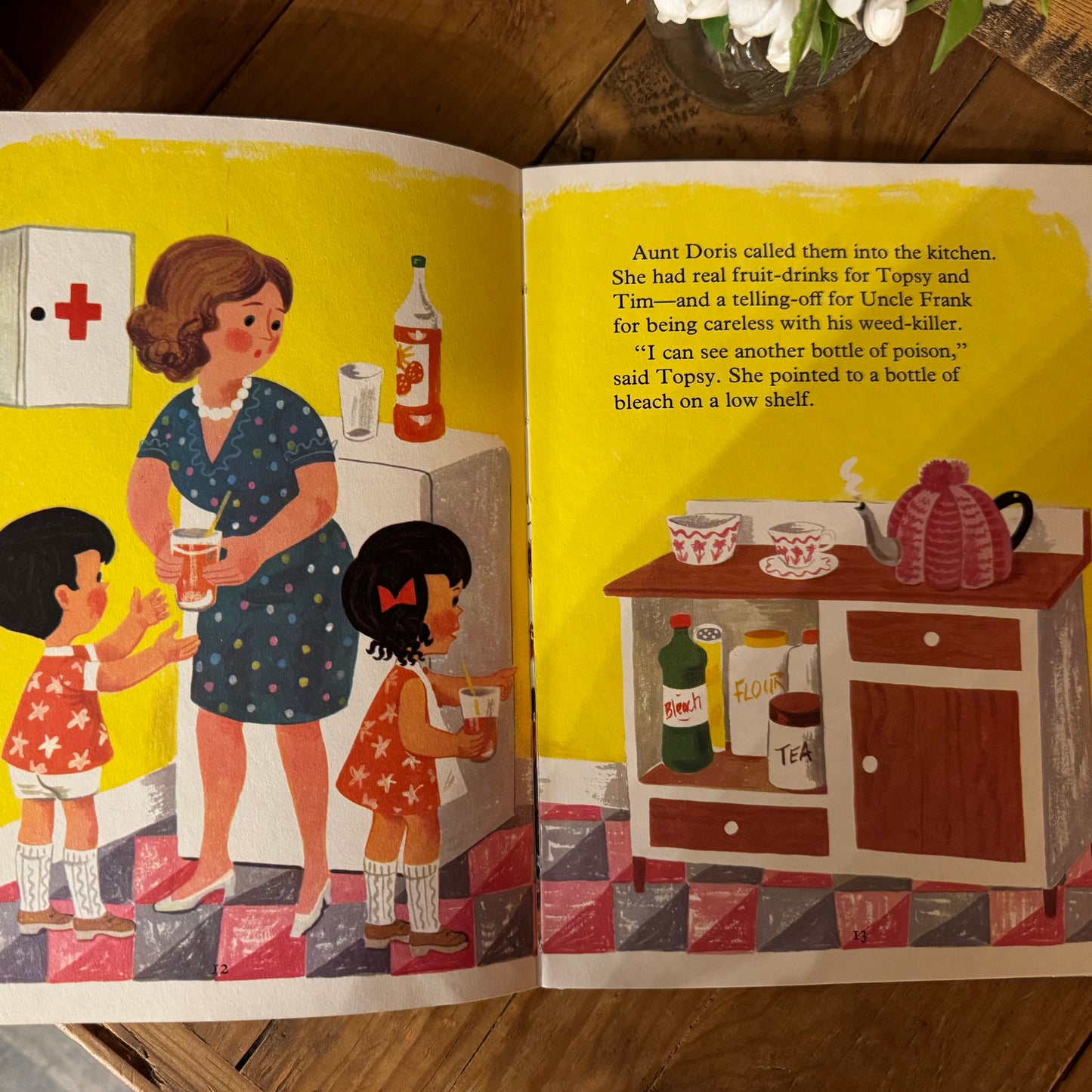 Book - Vintage 1973 Safety First with Topsy and Tim