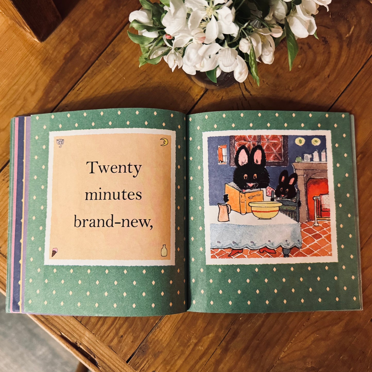 Book - Vintage 1999 Read to Your Bunny