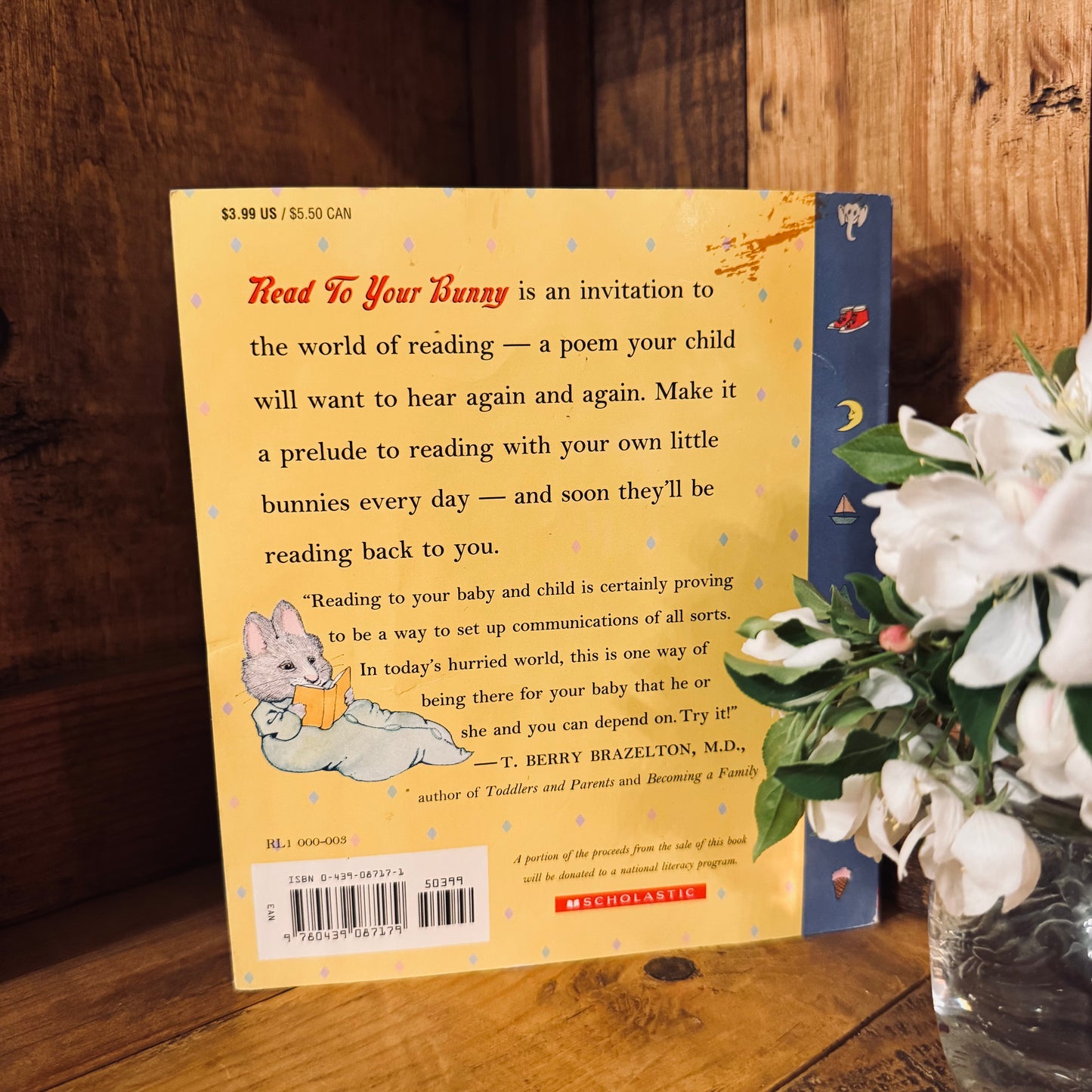 Book - Vintage 1999 Read to Your Bunny